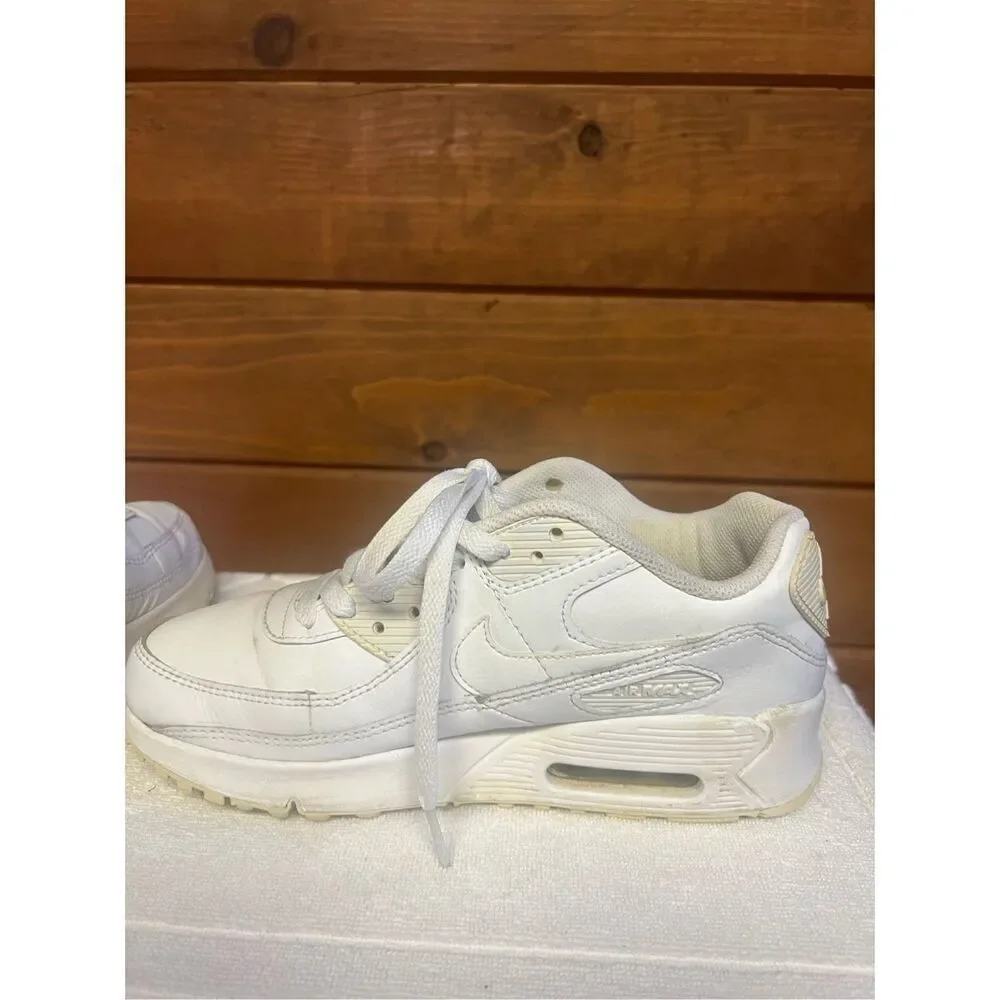 Nike Youth  Air Max 90 Leather (GS) Sz 5.5 [CD6864-100]